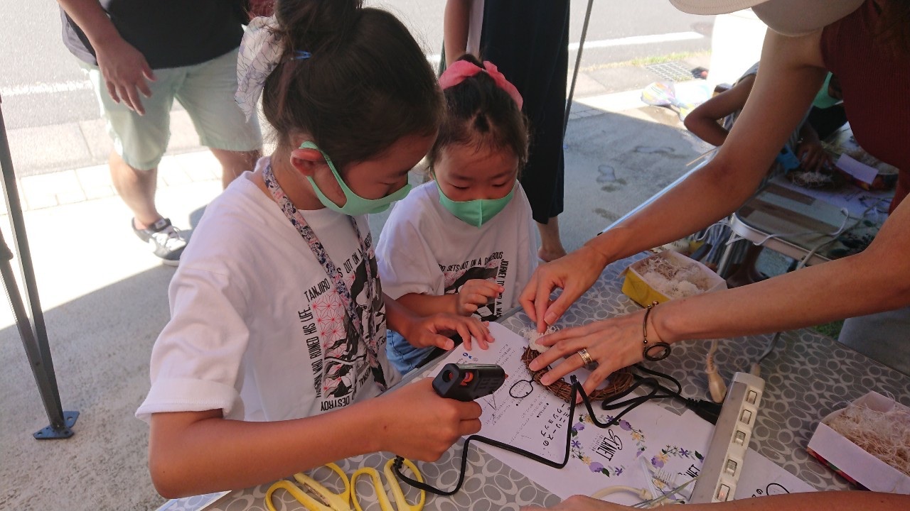 子どもたちのクラフト体験