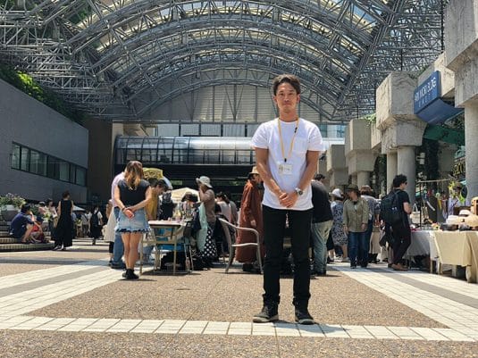 都市・人・自然。『赤坂蚤の市』が作り出す、３つが緩やかに繋がる時間。