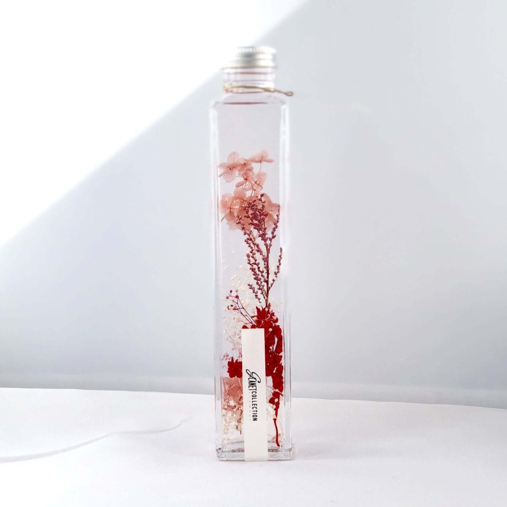 新たな門出を祝う。ハーバリウムに花と想いを込めて