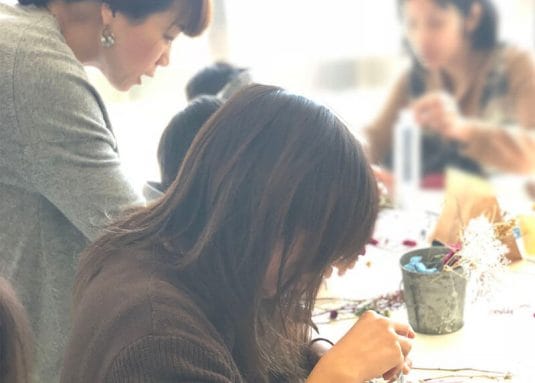 [プロが解説] 透明感が美しいハーバリウムの作り方 [動画あり]